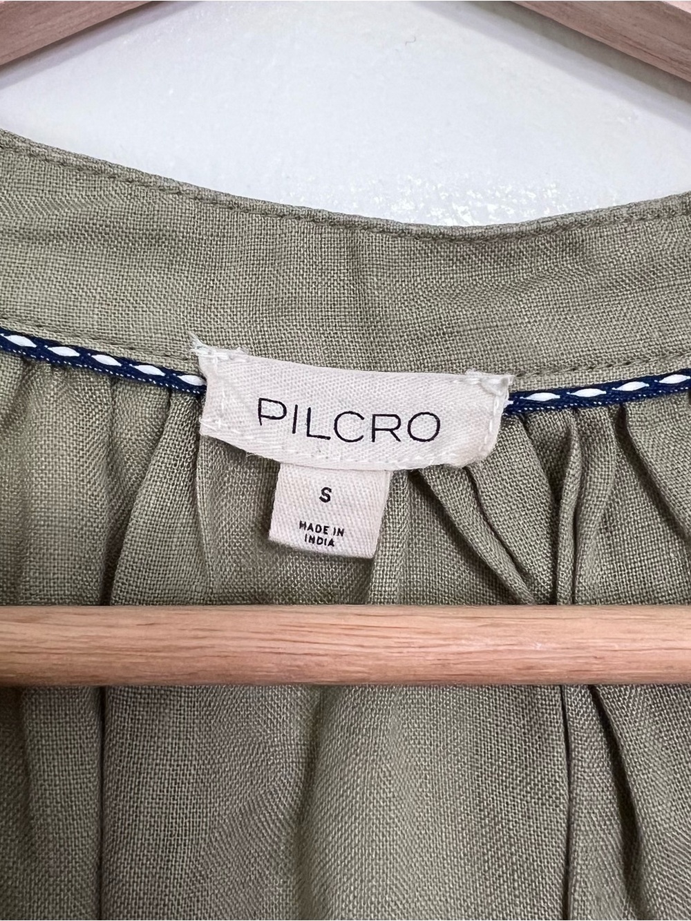 Anthropologie Olive Green Short Sleeve Split-Neck Blouse - Picture 4 of 10